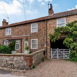 Pear Tree Cottage, Holiday home Great Ouseburn