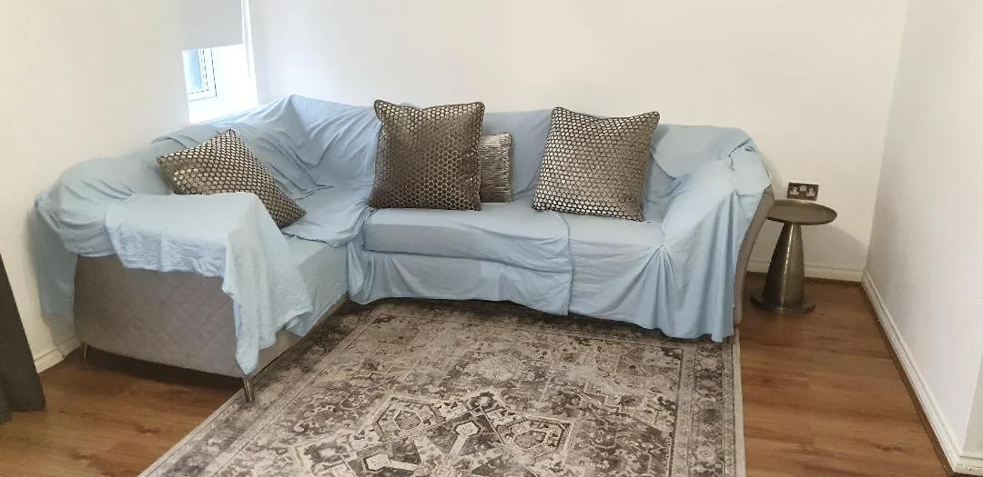 Lovely 2-Bedroom, 1 Bathroom Home, Sleeps 4 Londýn